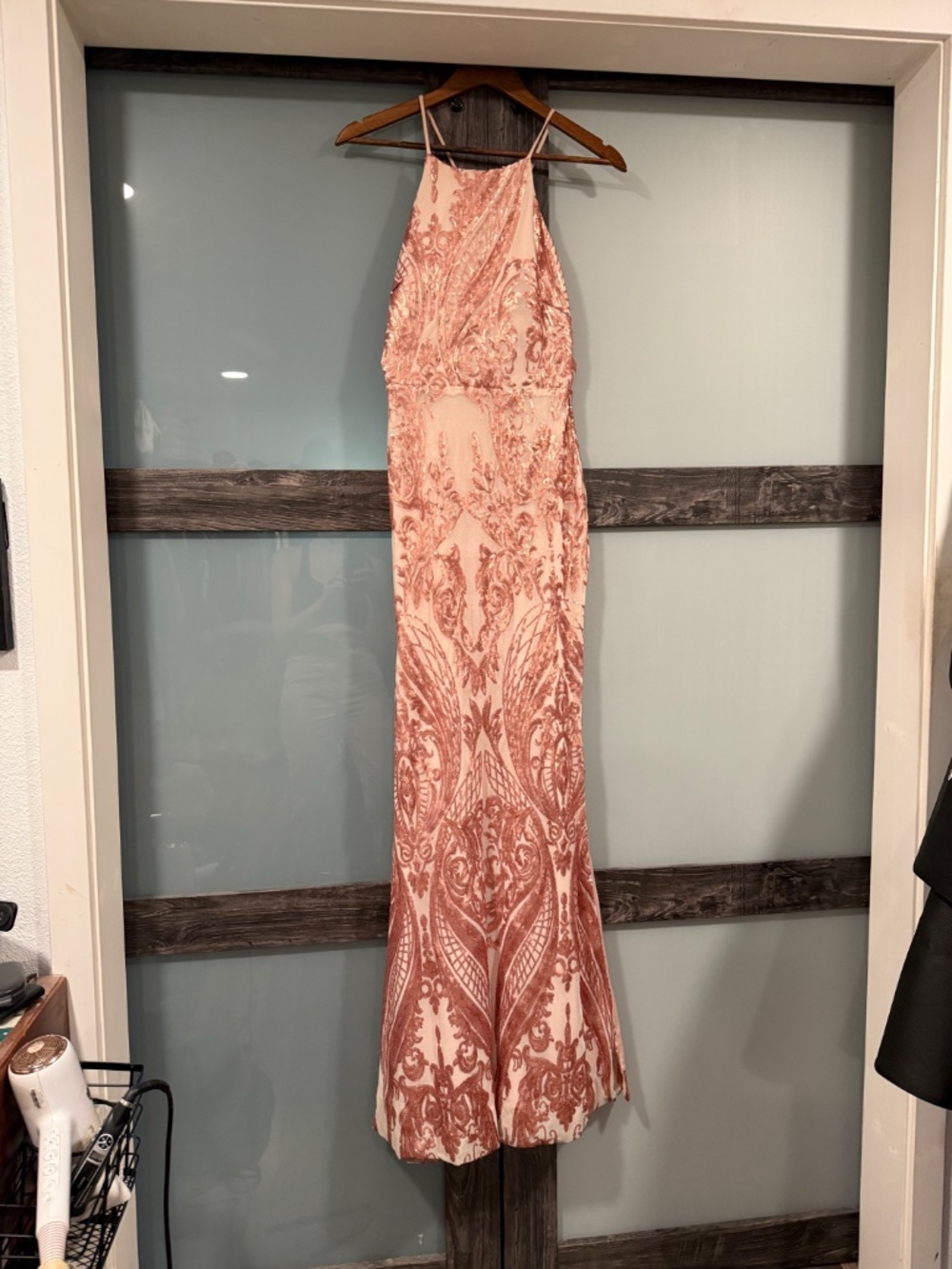 Pink sequined prom/evening gown with slit and mermaid figure - Windsor small - Picture 4 of 7